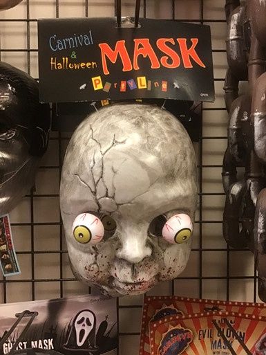 Gebarsten Baby Pop Masker met uitpuilende ogen