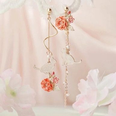 Elegante Asymmetrische Bloem Dangle Oorbellen met Katten
