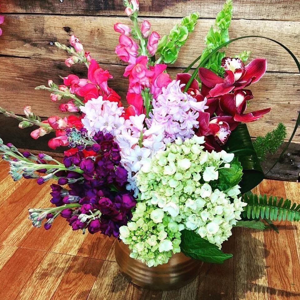Large Luxurious Seasonal Blooms