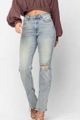 HW Straight Fit w Med Destroy and Inseam Slit