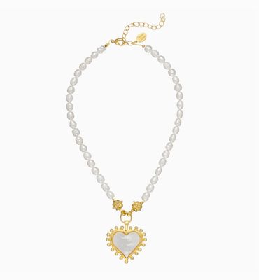 Mother of pearl heart necklace on pearl