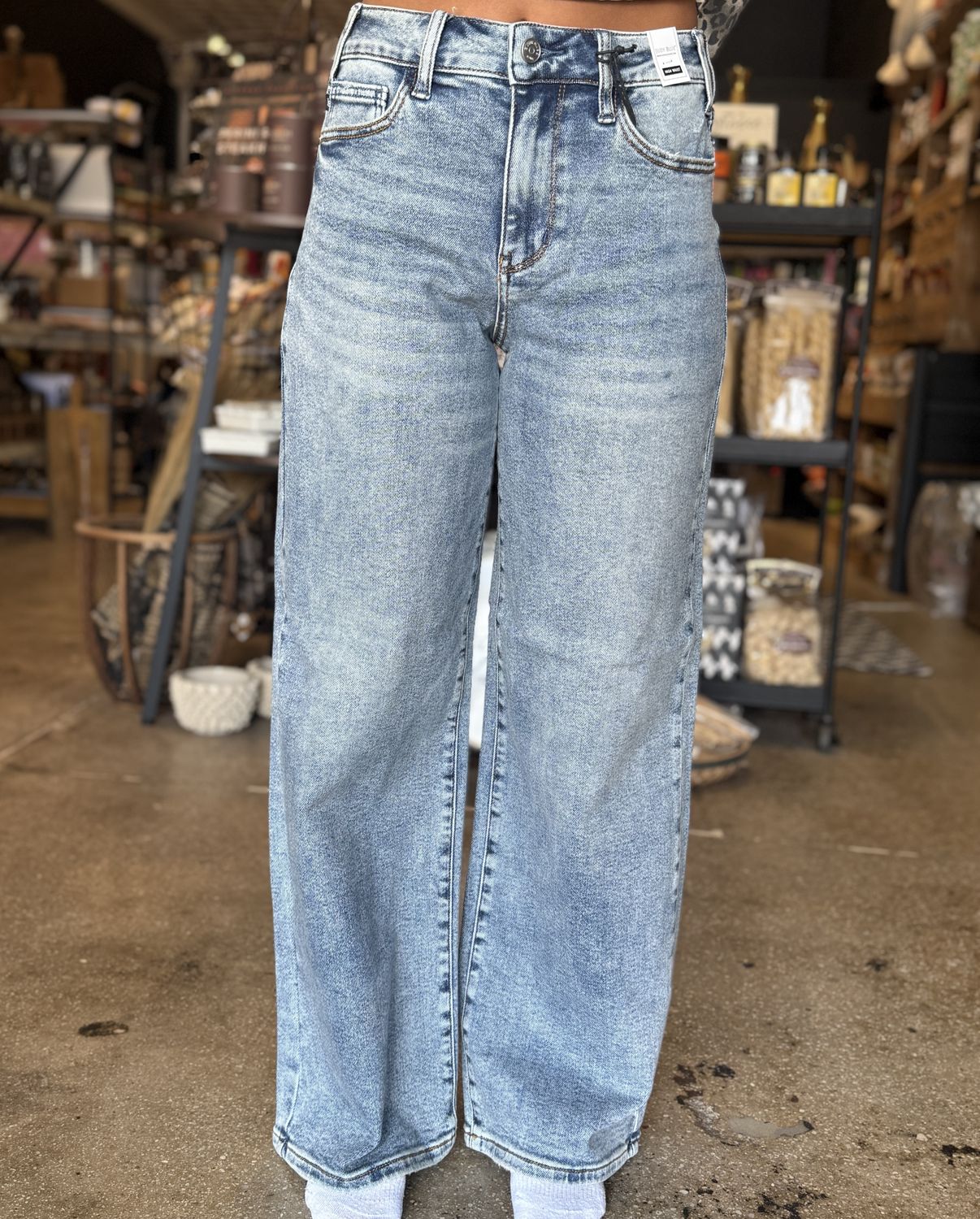 HW Wilhemina Light Vintage Wash Jeans, Color: Light Wash, Size: 24
