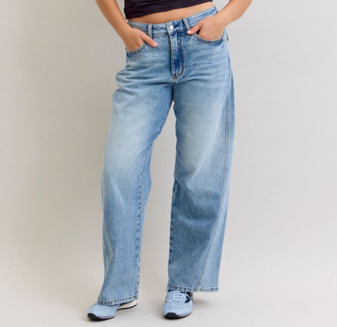 HW Wilhemina Rigid Magic Twisted Side Seam, Color: light wash, Size: 24