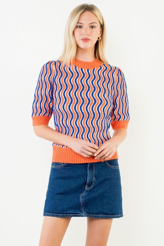 Short Sleeve Wavy Striped Top Short Sleeve Wavy Striped Top