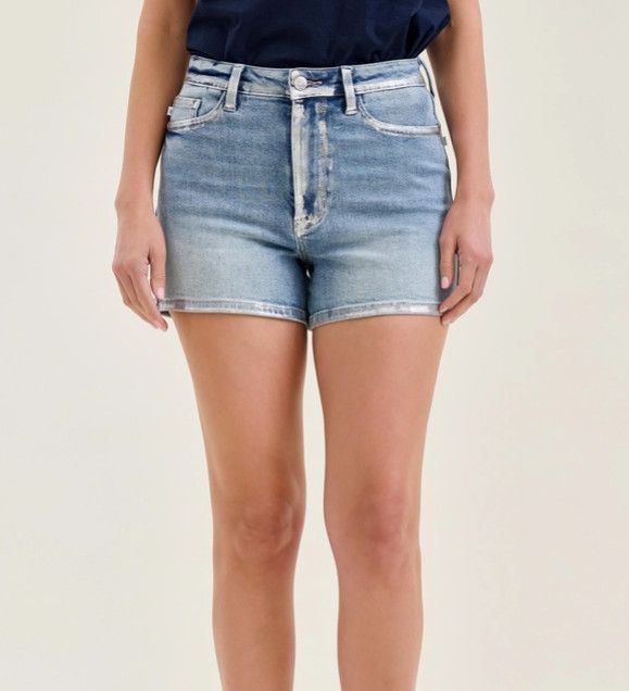 HW Slim Short w/ Foil Seams