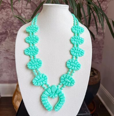 Golden Hour Necklace in Stardust Mint Golden Hour Necklace in Stardust Mint