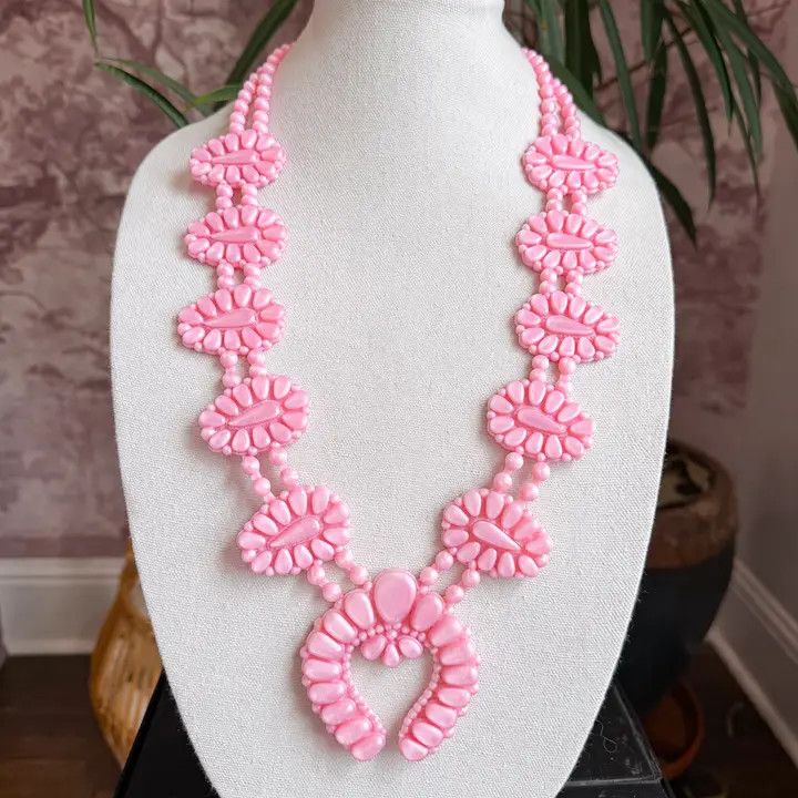 Golden Hour Necklace in Strawberry Kiss