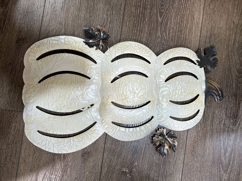 Three Pumpkin outdoor sign White