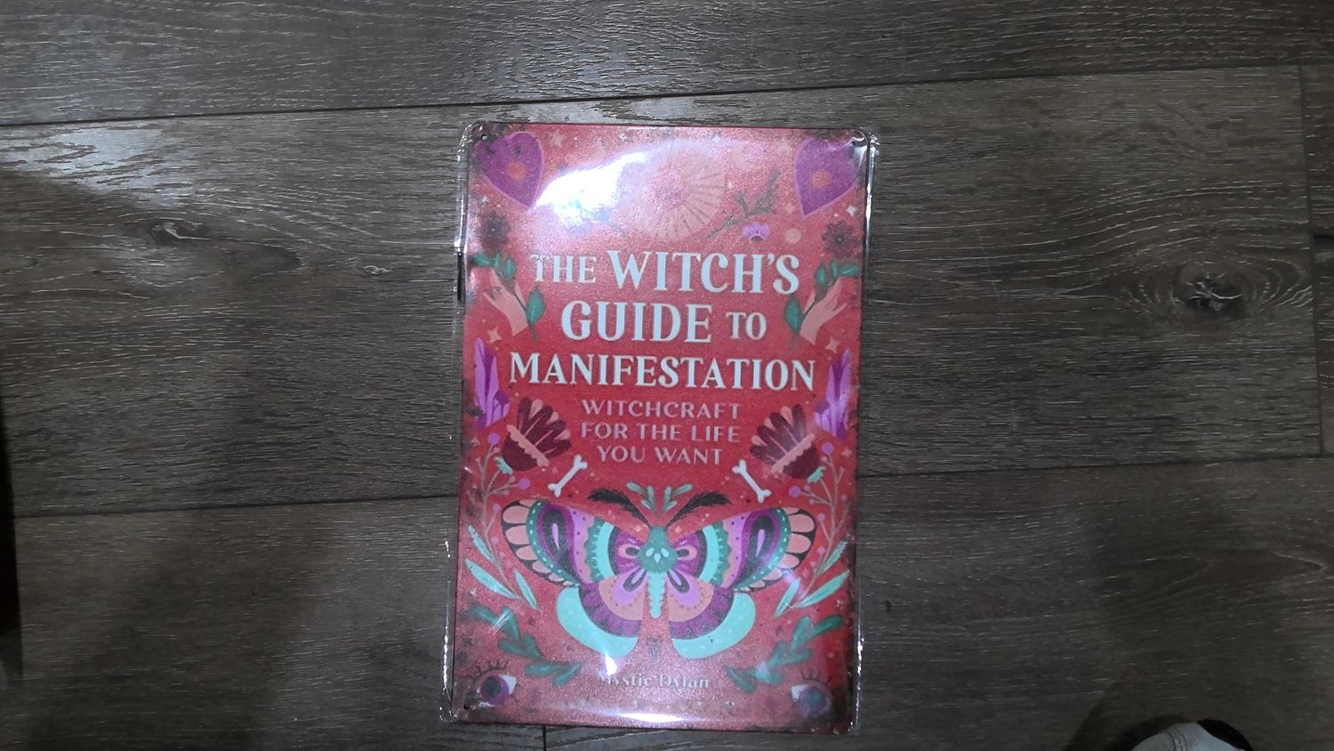 Witch&#39;s guide to manifestation sign