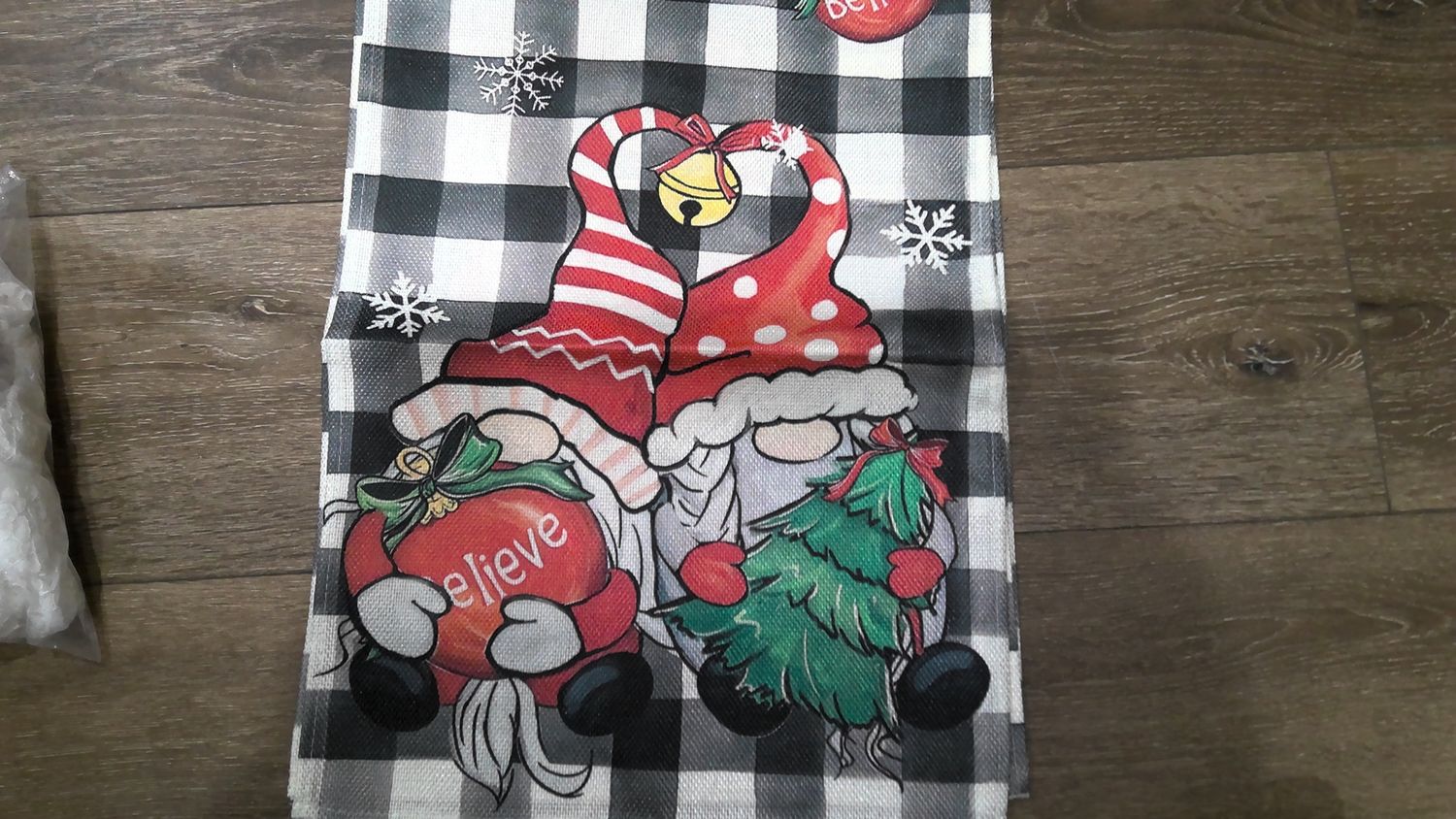 Gnome table runner christmas