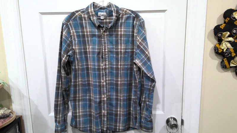 Sonoma blue/grey plaid size medium