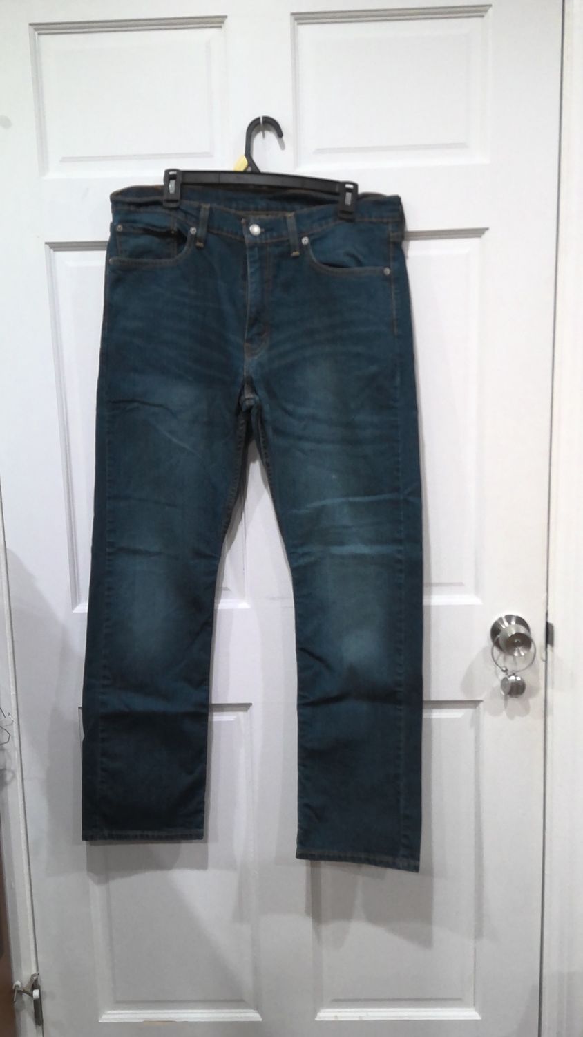 levi dark black jeans size 34/32