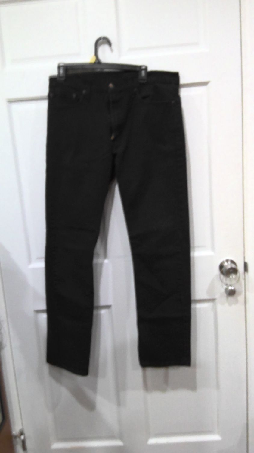 Levi black jeans size 34/32