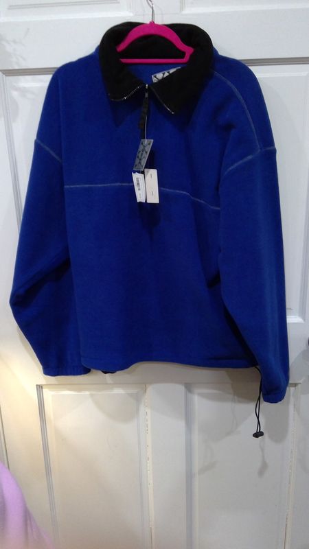 stat blue and black pull over mens size large