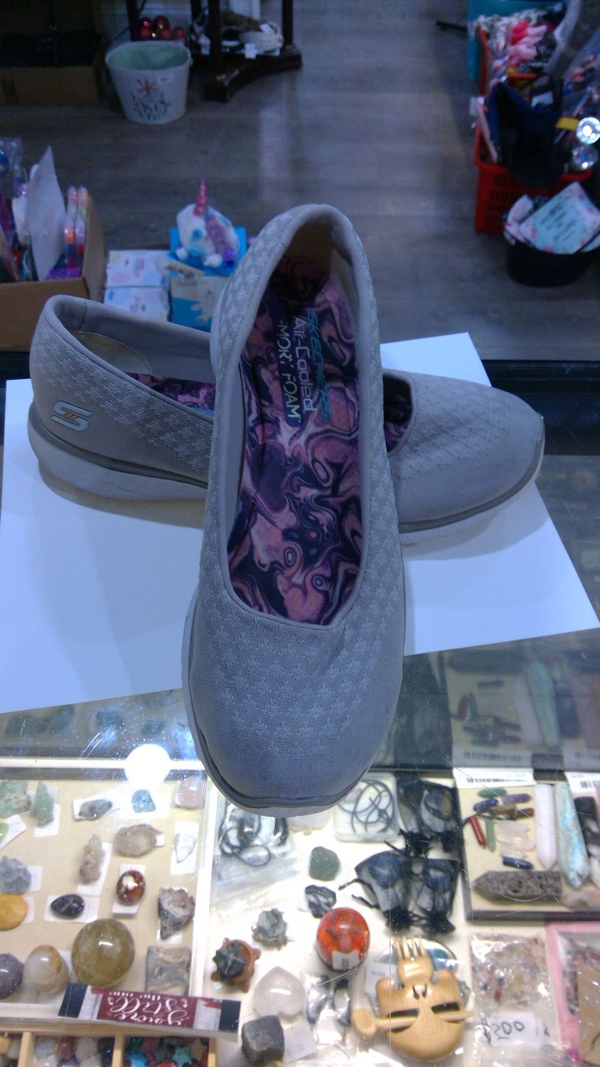 skechers air cooled memory foam