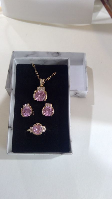 Pink Ice Neckless, Ring and earring set
