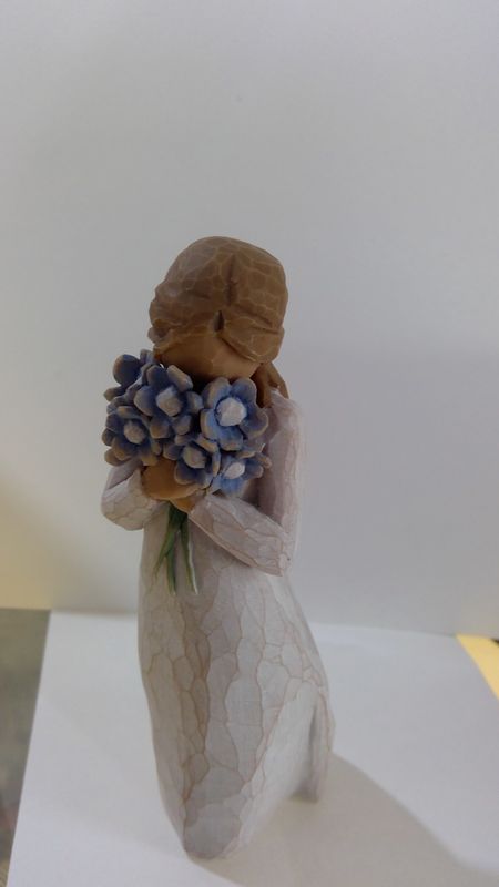 Willow Tree forget me not 2011 demdaco susan lordi