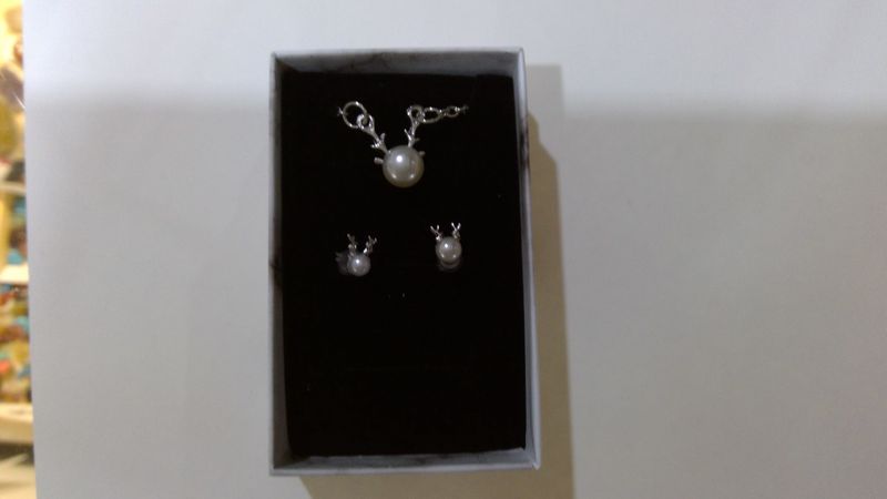 Pearl antler necklace and earring set