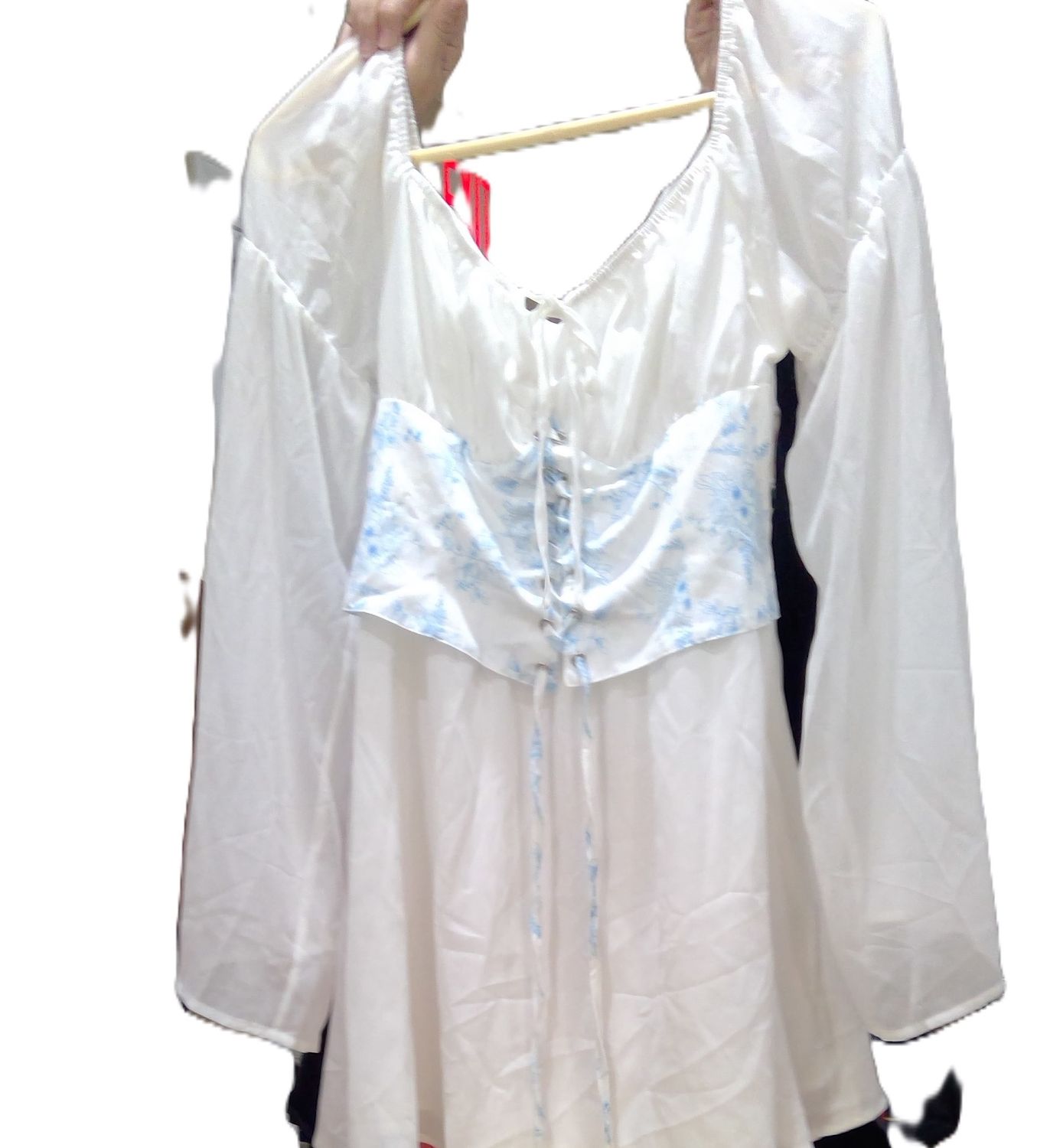 Renaissance women&#39;s white with blue flowers shirt size LG