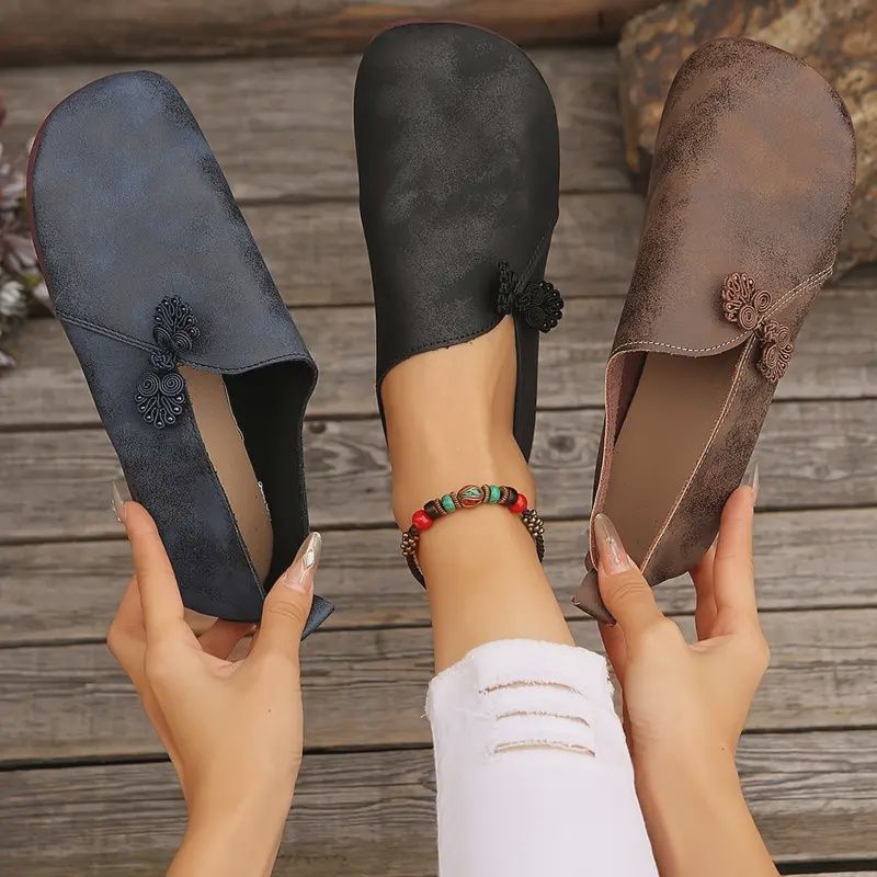 Loafers with Floral Buckle, Faux Upper and Lining, Rubber Sole, Round Toe for All Seasons