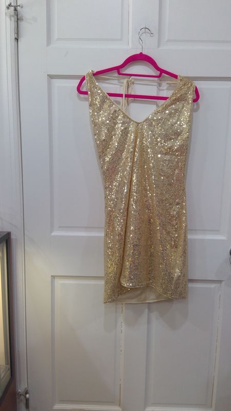 Elegant Gold Dress Size 2XL
