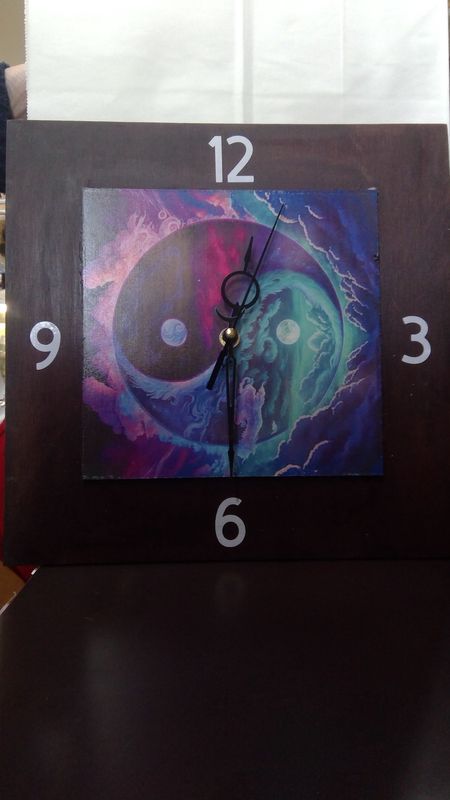 Yin-Yang Clock
