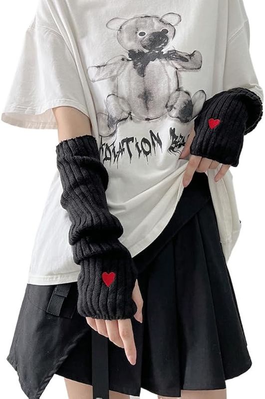 Women&#39;s Gothic Heart Black Sleeves