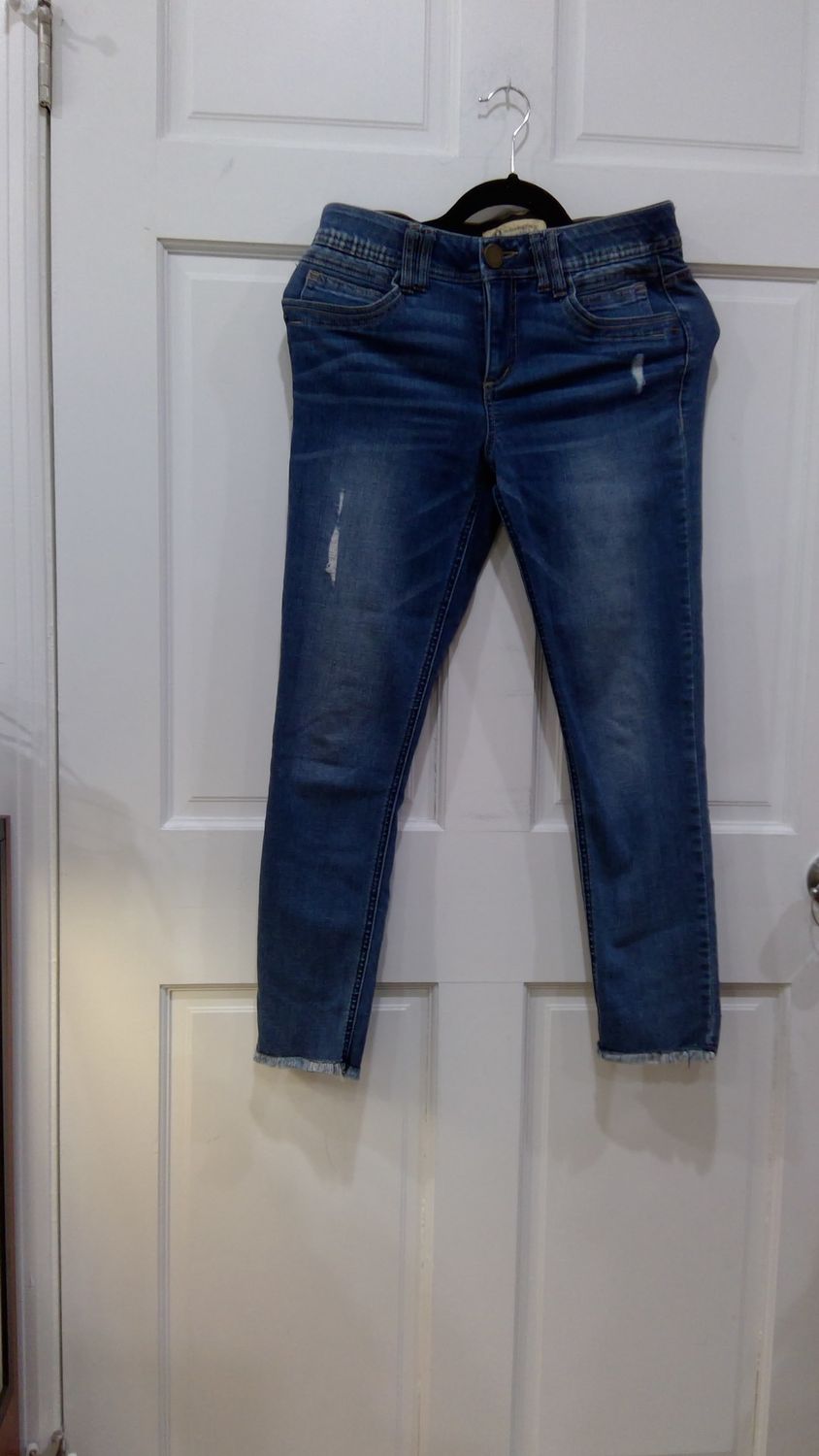 Democracy Jeans Size 6 Distressed