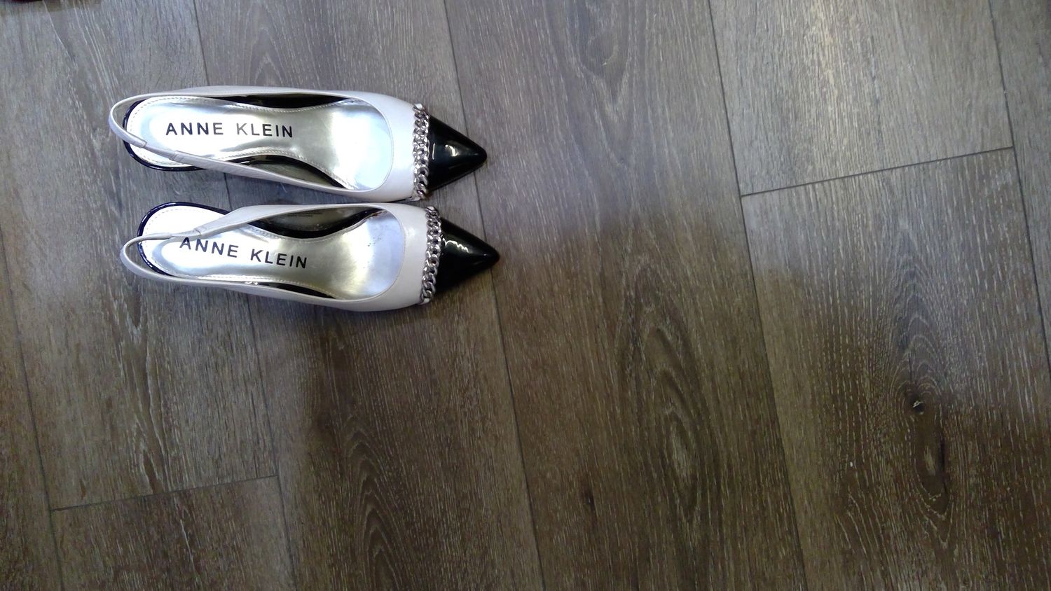 Anne Kline  White Size 7 Heel