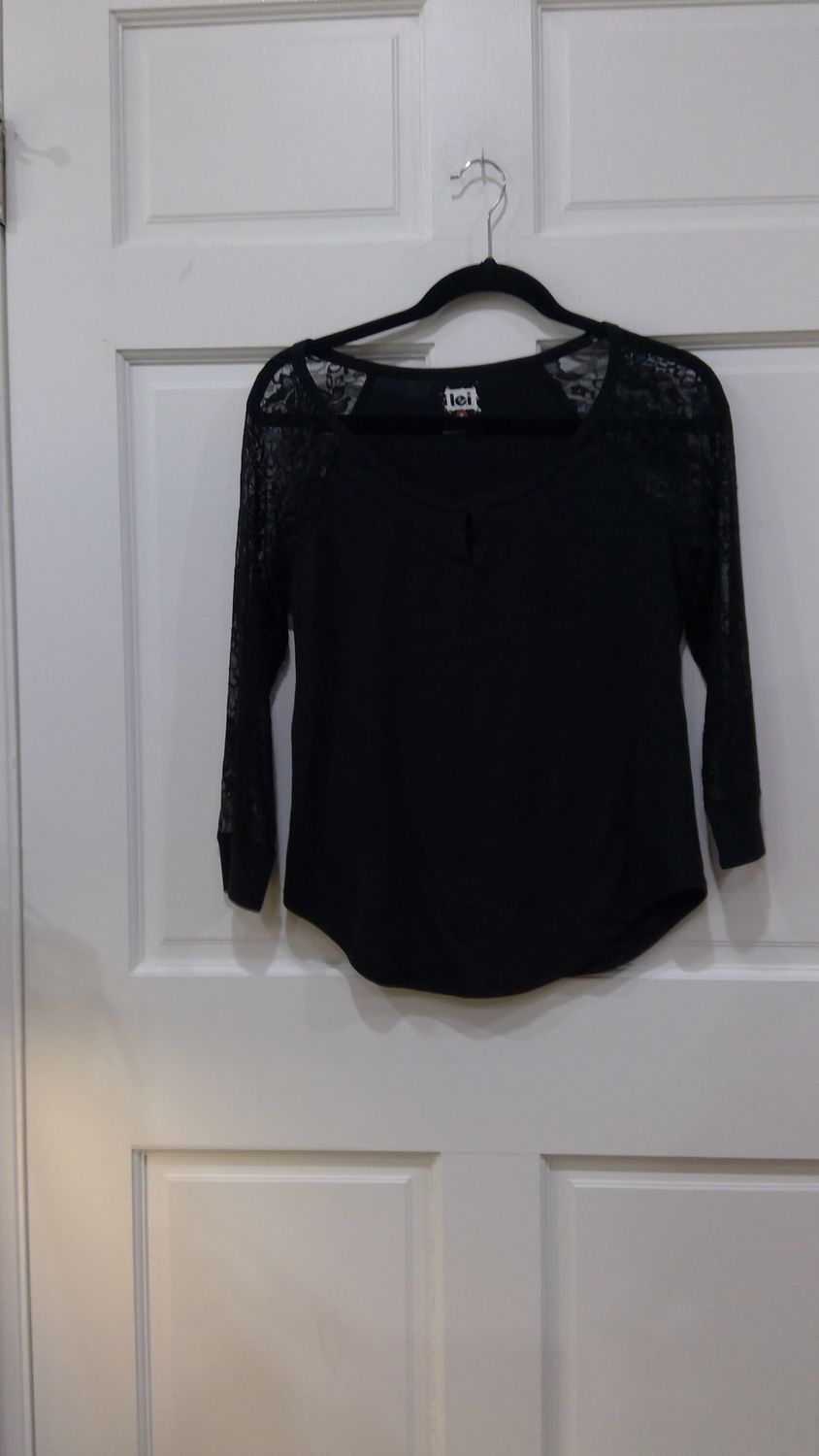 Lei  Black Long Sleeve Lace Shirt Size MED