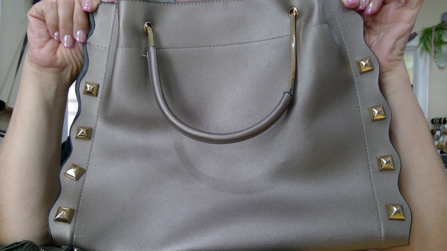 GOLDEN HAND BAG