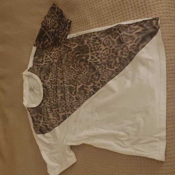 INC Leopard Print tee Size XL