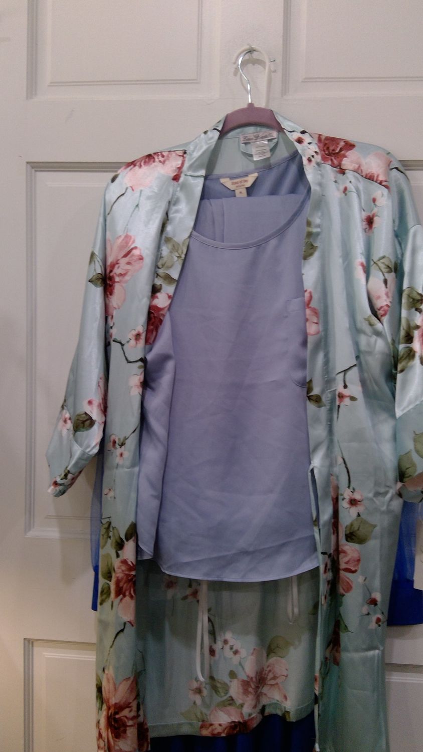 state of the day Pj set with robe size XL