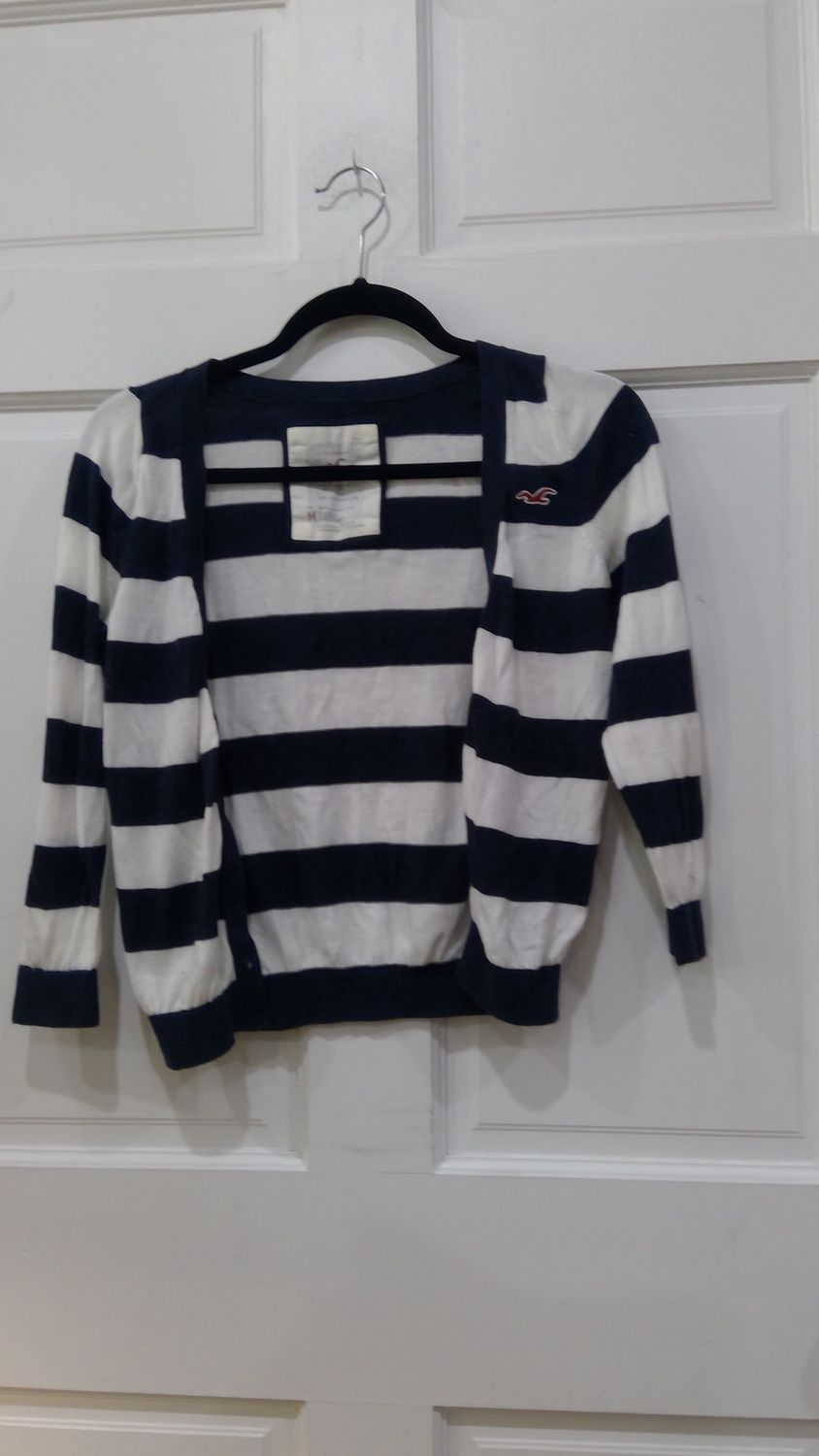 hollisters blue and white sweater jacket size medium