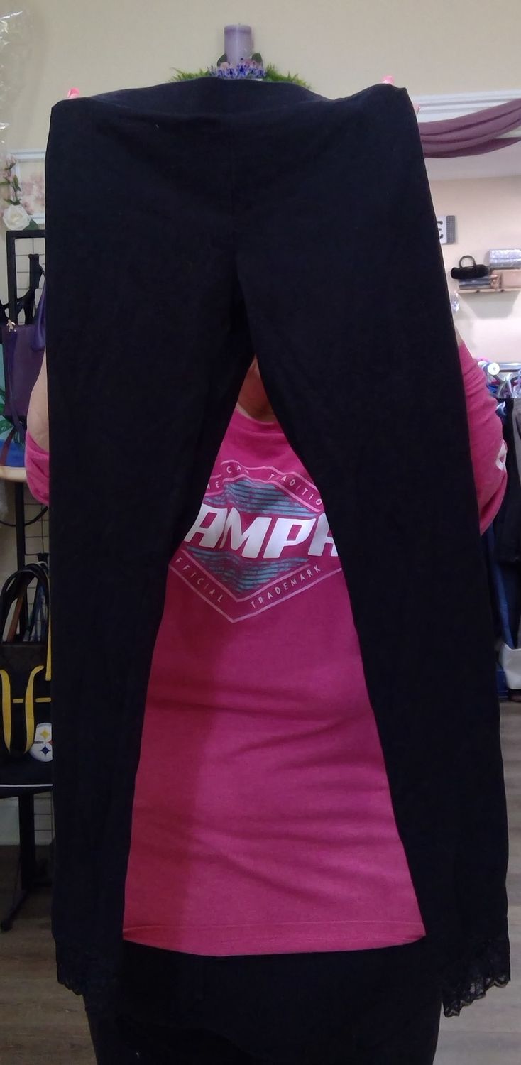 hue black leggings black with lace at bottom size small