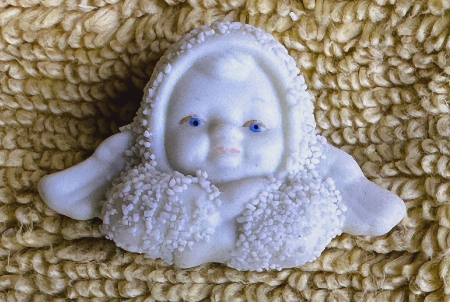Vintage Snow Babies  Friendship Pin Celebrating 1997 Snowbaby Pin