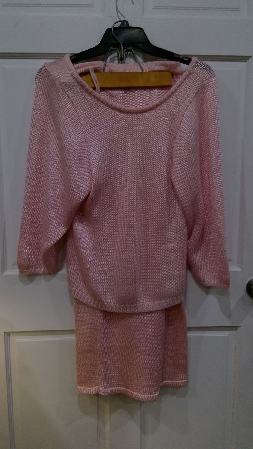 KITTY HAWK PINK  SWEATER  SIZE  SMALL