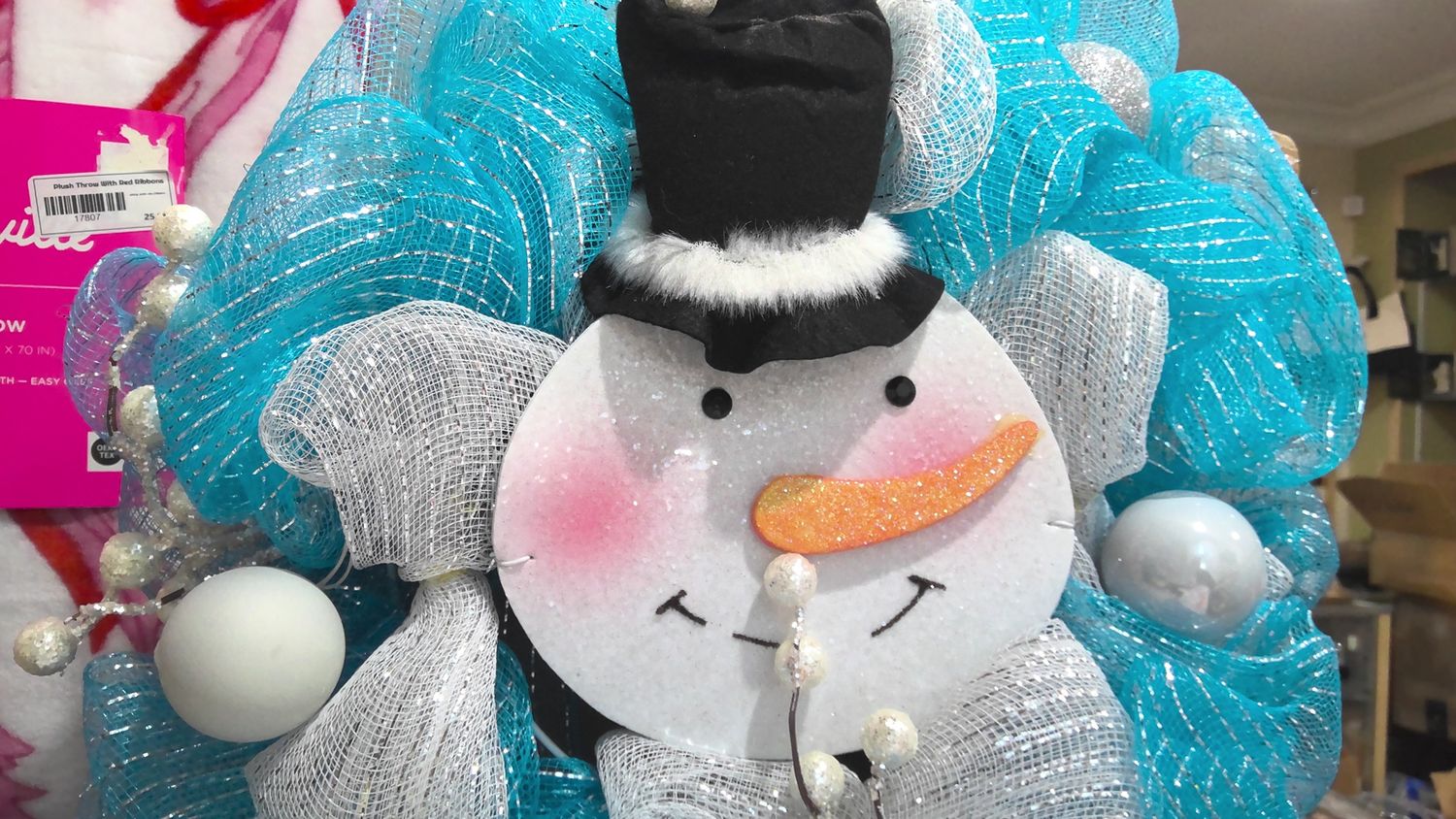 LIGHT UP SNOWMAN WREATHS