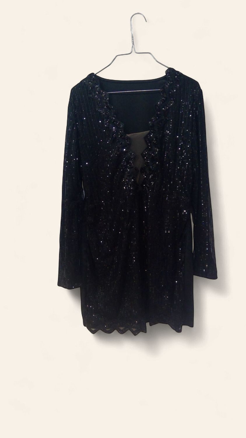 Black Elegant Long Sleeved Sequins Dress Size XXL Black Elegant Long Sleeved Sequins Dress Size XXL