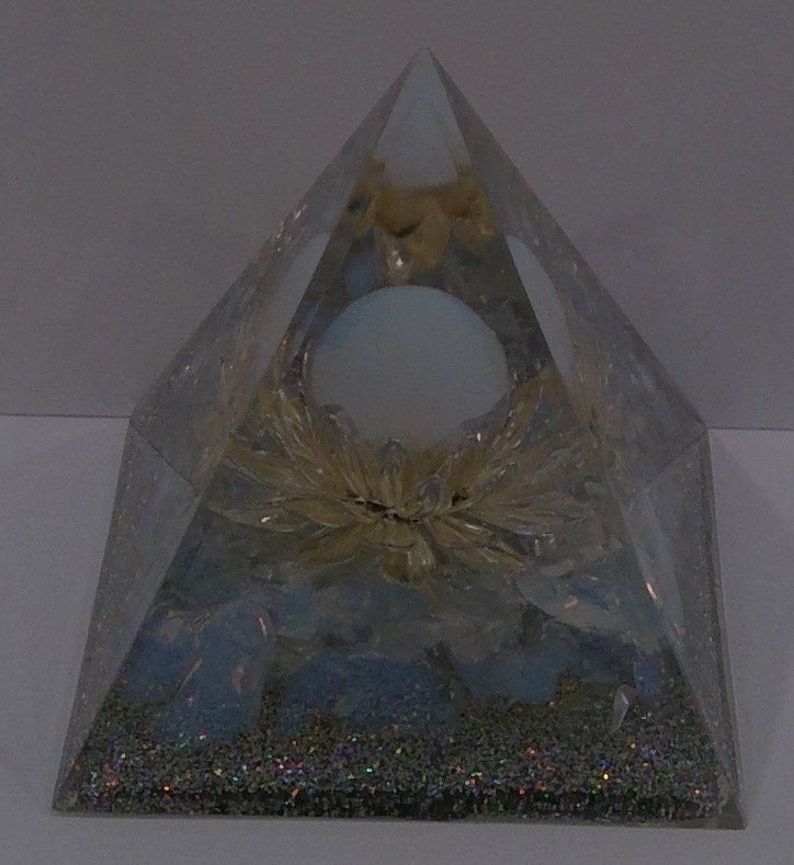 Orgone Pyramid Orgone Pyramid, Type: Flower of Life Lapis Lazuli Orgonite