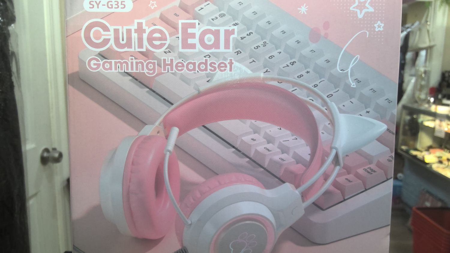 Wireless Gaming Headset, with light up paw sides Wireless Gaming Headset, with light up paw sides