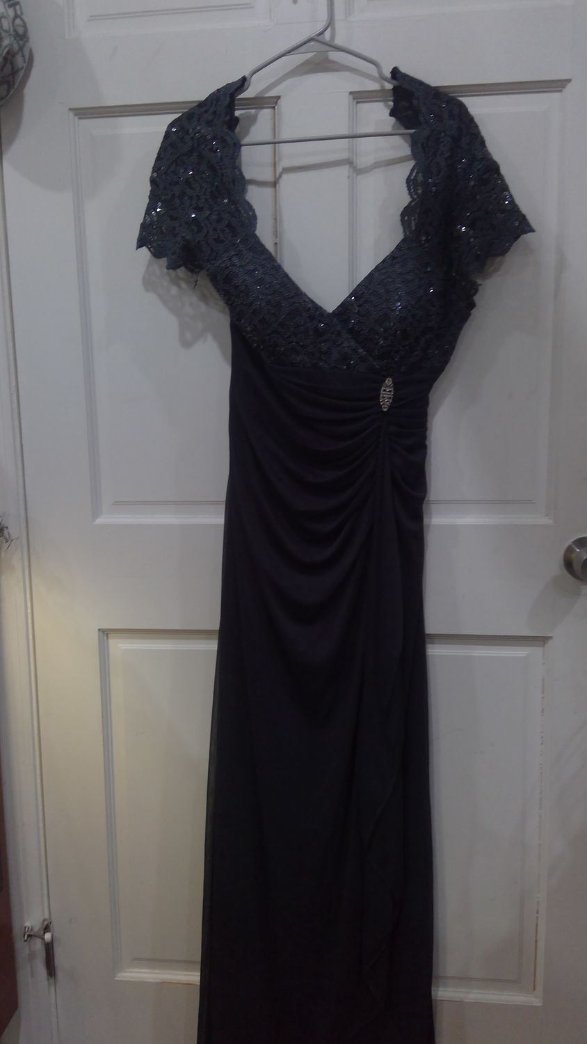 Elegant Gray Sequined -Lace Rushed Gown Size 12