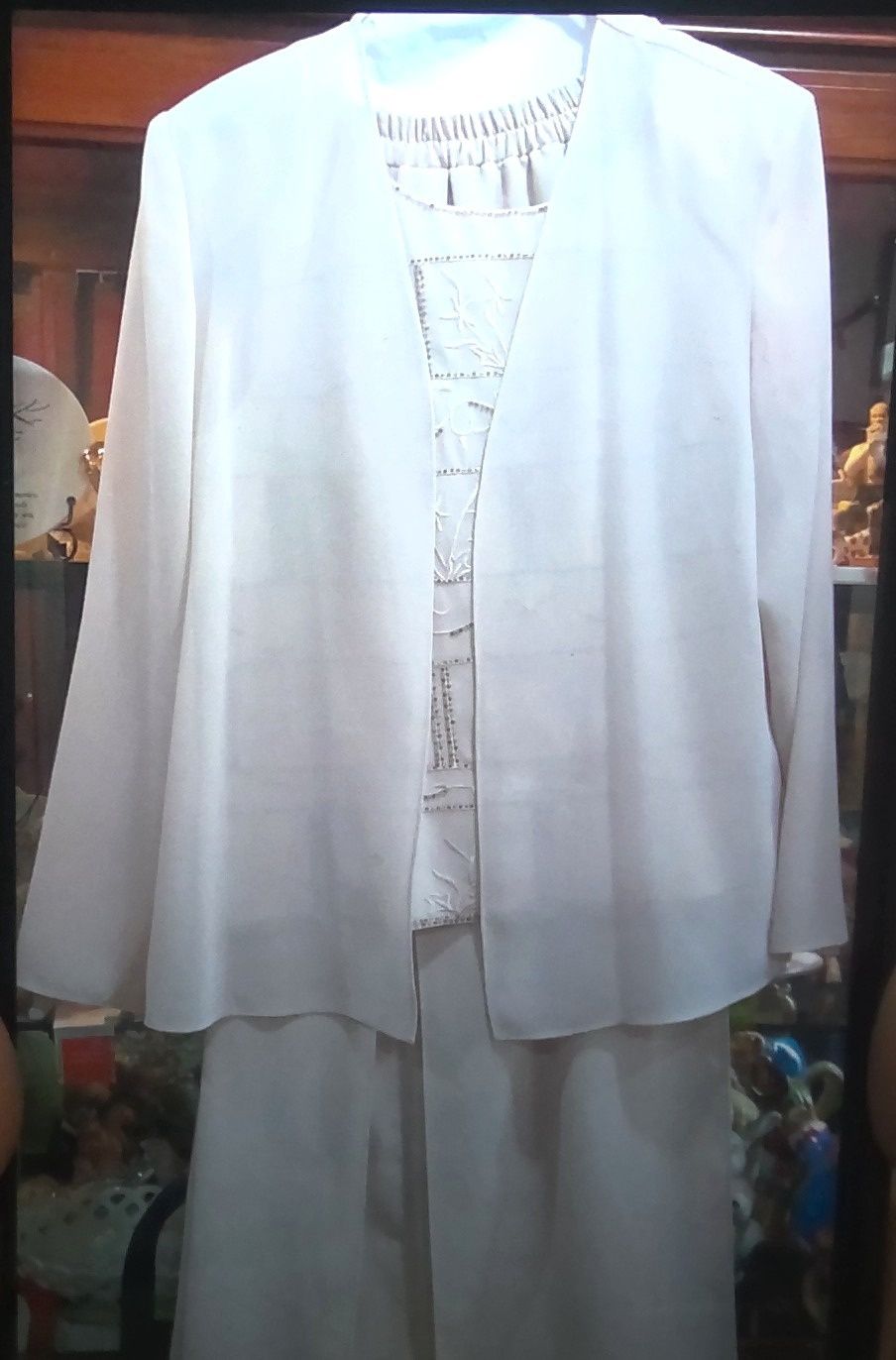 R&amp;M Richards Embroidered 3 piece pant Suit sz 12