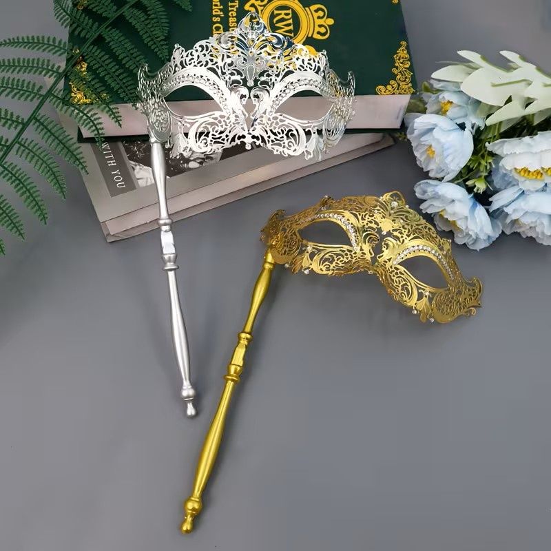 Makeup Ball Iron Art Mask Set with Arrow and Stick