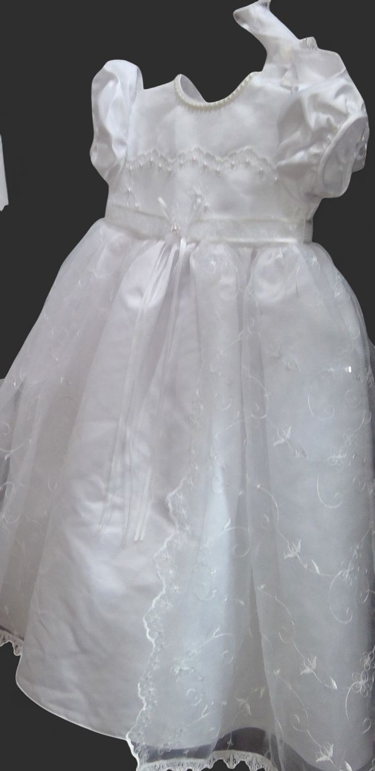Baptismal Chistening Gown With Hat Size 9 to 12 mon ths