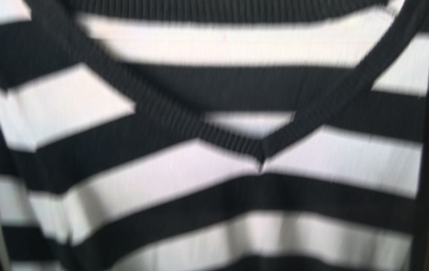 Nine West Black And White V Neck Sweater Size xl
