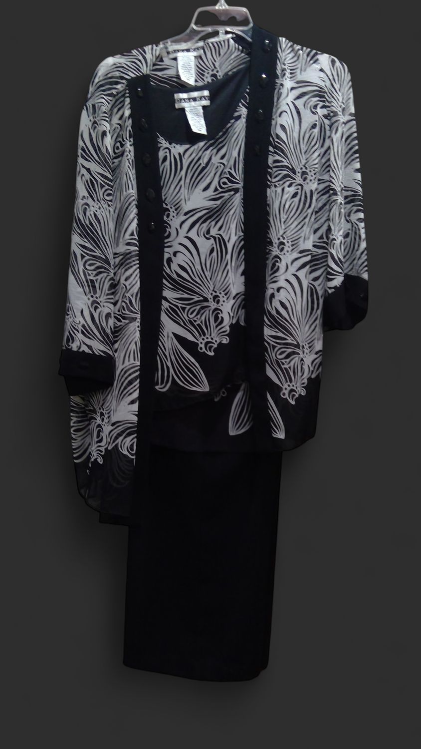Dana Kay Pants Suit Black and white with design Size 18