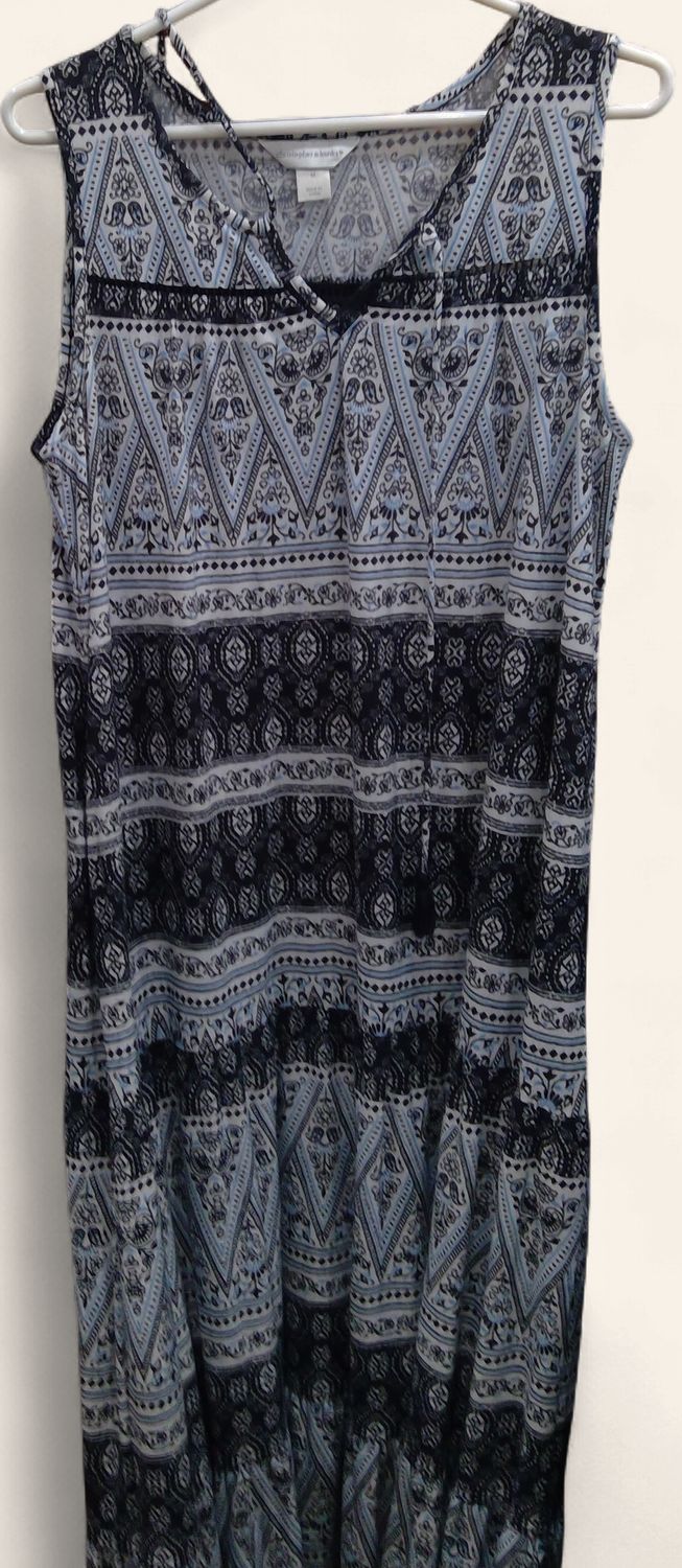 Christopher & Banks Maxi Dress Sleeveless Geometric Black White Blue Pattern Size m Christopher & Banks Maxi Dress Sleeveless Geometric Black White Blue Pattern Size m