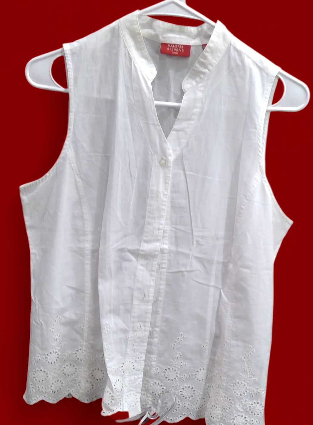 Valerie Stevens White Sleeveless Blouse Scalloped Hem Size pl Valerie Stevens White Sleeveless Blouse Scalloped Hem Size pl