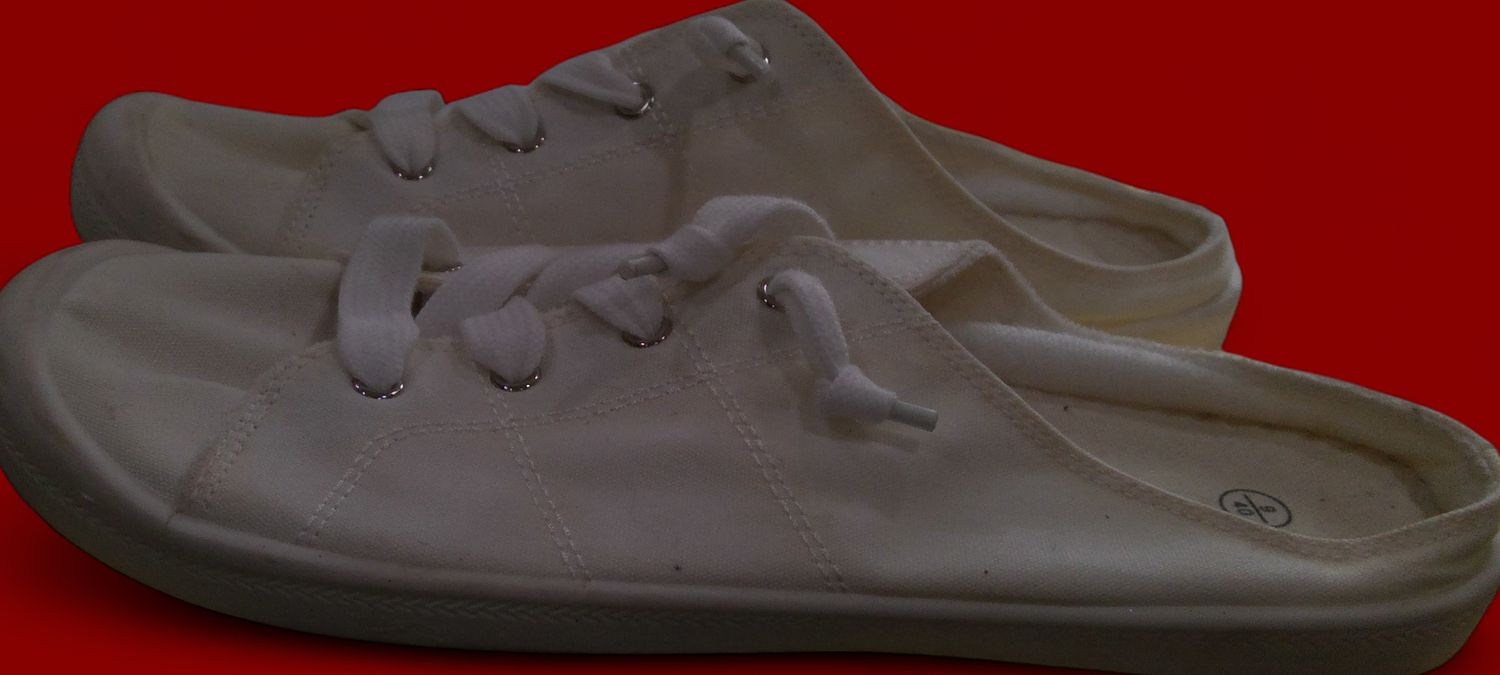 Sugar Genius White Slip Ons Sneakers  Size 9